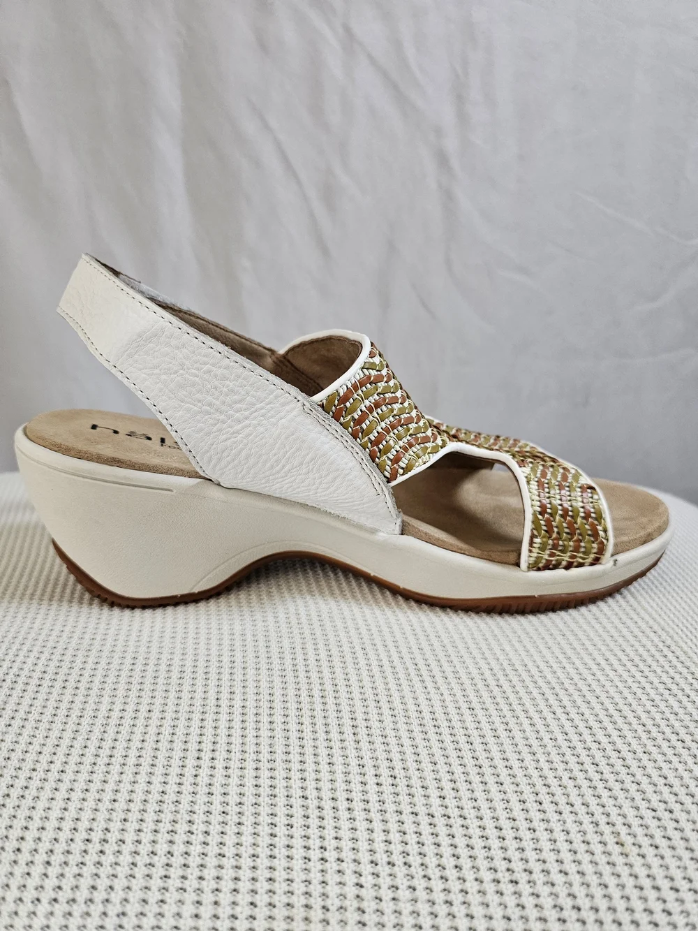 Halsa Wedged Sandal - Coral Sz 10m